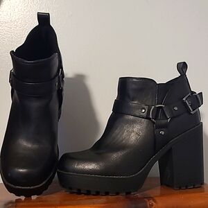 Torrid black platforms size 10W